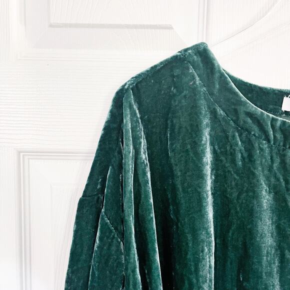 Cupcakes & Cashmere Anthropologie Christel Romantic Velvet Top - Picture 3 of 7